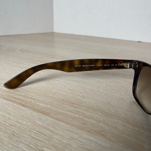 Ray-Ban RB2132 New Wayfarer 710/51 Sunglasses Tortoise 52-18-145 PARTS Italy - Picture 4 of 9